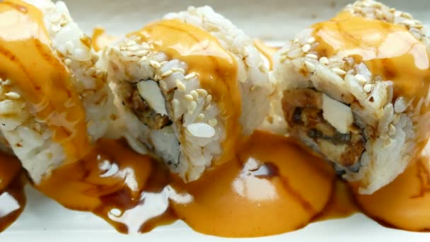 Свежие суши — стоковое видео