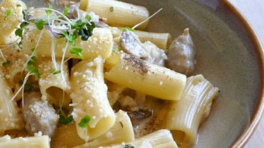 Delightfull makarna mantar