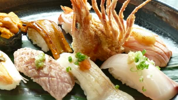 Japonské čerstvé Sushi — Stock video