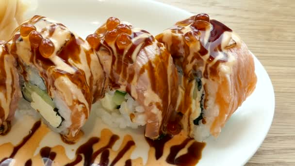 Sushi japonés fresco — Vídeo de stock