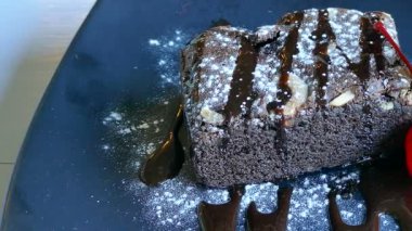 Çikolatalı browni kek