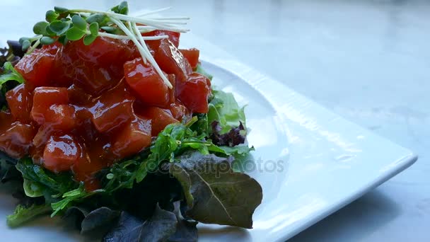 Tuna tartare with sauce — Stock Video
