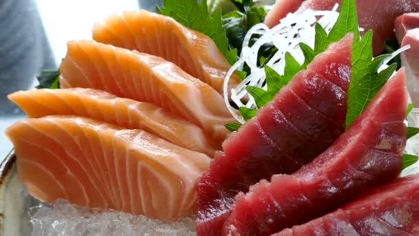 Köstliche rohe frische Sashimi — Stockvideo