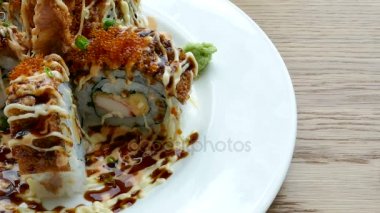 lezzetli taze suşi rulo