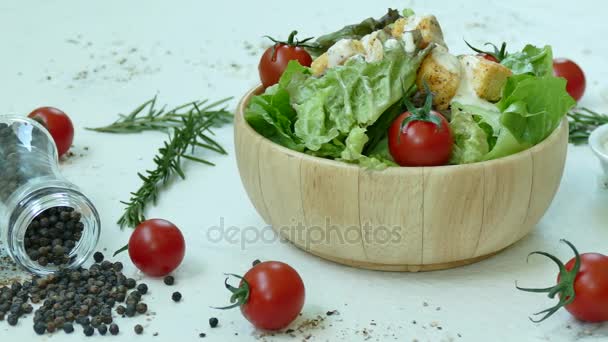 Delicious Caesar salad — Stock Video