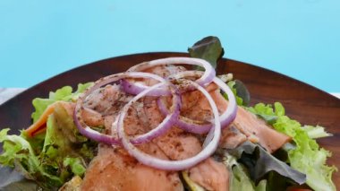 füme somon salata 