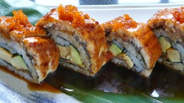 lezzetli taze suşi rulo