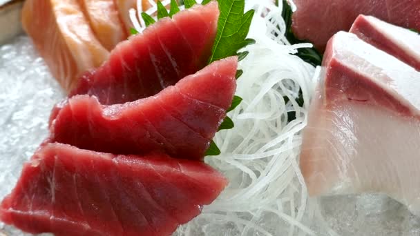 Νόστιμα Ωμά Φρέσκα Sashimi Παραδοσιακά Ιαπωνικά Πιάτα — Αρχείο Βίντεο