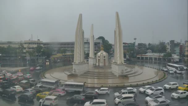 民主纪念碑 公共纪念碑在曼谷的中心 泰国的首都 — 图库视频影像
