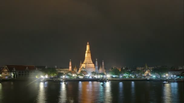 Oświetlenie Wieczorne Wat Arun Ratchawararam Ratchawaramahawihan Buddyjskiej Świątyni Bangkok Tajlandia — Wideo stockowe