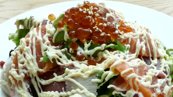 Deliciosos Rollos Sushi Fresco Comida Tradicional Japonesa — Vídeo de stock