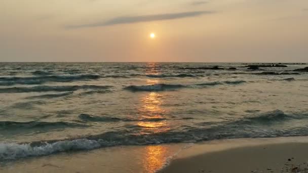 Puesta Sol Vista Las Olas Del Mar Cielo Dramático — Vídeos de Stock