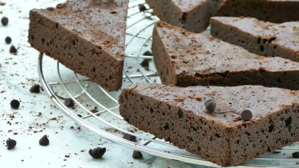 Heerlijke Chocolade Brownie Cake Metalen Raster — Stockvideo