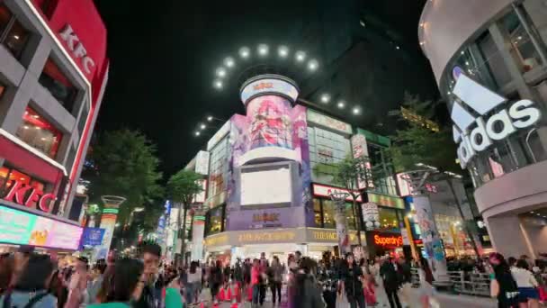 Tokyo Japão Julho 2018 Monte Pessoas Caminhando Área Kabukicho Shinjuku — Vídeo de Stock