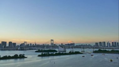 Japonya 'da Gökkuşağı Köprüsü ve Tokyo' dan 4K Timelapse