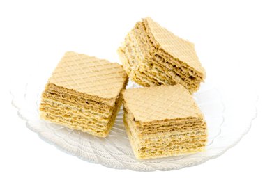 Beyaz arka planda izole edilmiş waffle tatlısı.