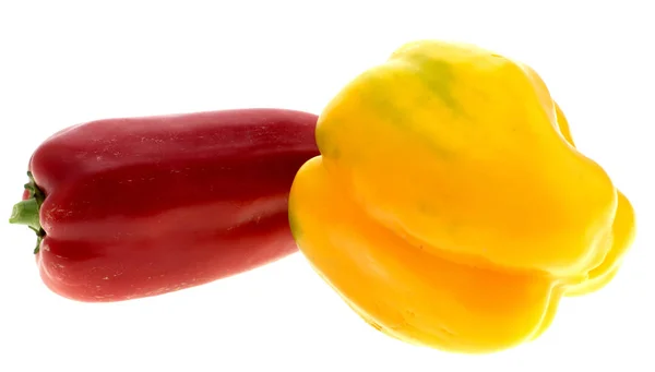 Svěží barevné sladké papriky izolovaných na bílém pozadí — Stock fotografie