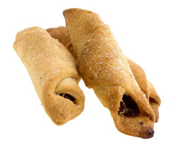 Beyaz bir arka plan üzerinde yalan elma reçel ile ev yapımı puf böreği