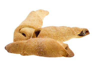 Beyaz bir arka plan üzerinde yalan elma reçel ile ev yapımı puf böreği