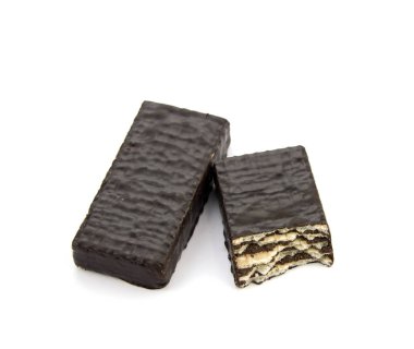 Beyaz arka planda izole çikolatalar.