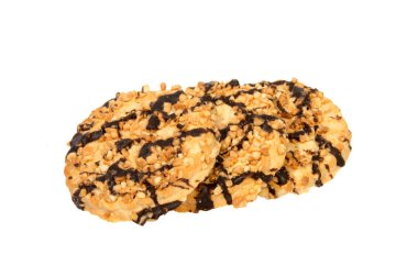 Beyaz arkaplanda küçük bisküviler