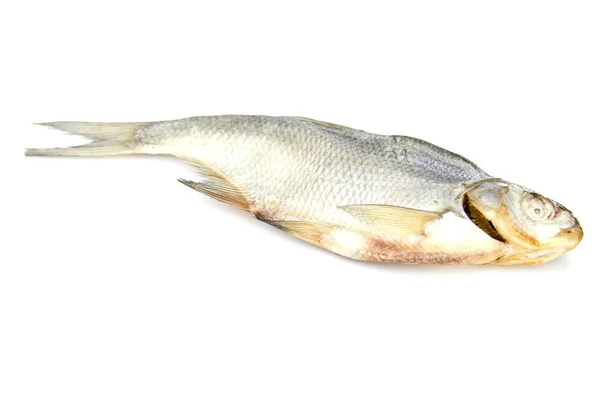 Trockener Fisch isoliert auf weißem Hintergrund. Horizontales Foto. — Stockfoto