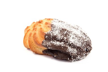 çikolata eklerleri pasta beyaz bir arka plan üzerinde