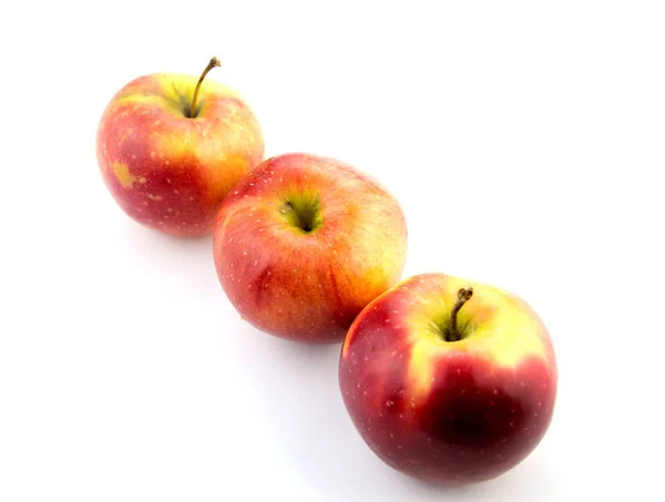 Pomme avec fond blanc gros plan isolé — Photo