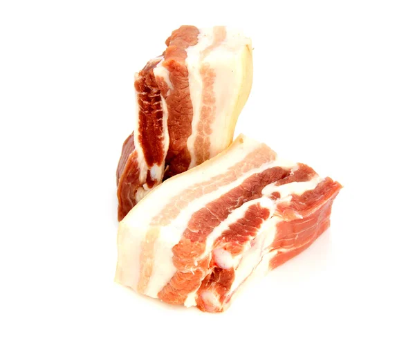 Bacon di maiale isolato su fondo bianco. pancetta di maiale — Foto Stock