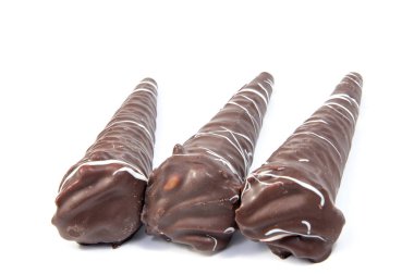 Beyaz arka planda izole çikolatalar