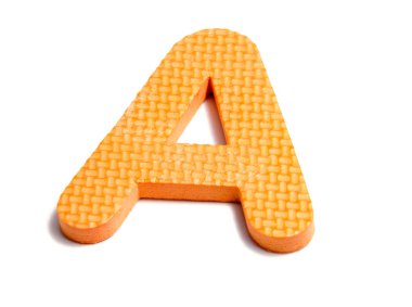 Beyaz arka plan üzerinde alfabe Puzzle parçaları ayır