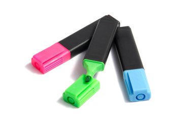 Beyaz arka plan üzerinde izole vurgulayıcı pen marker