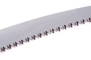 Beyaz bir arka plan üzerinde izole bir yeşil saplı el testeresi