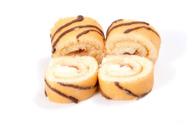 Bisküvi İsviçre rulo beyaz arka plan üzerinde izole