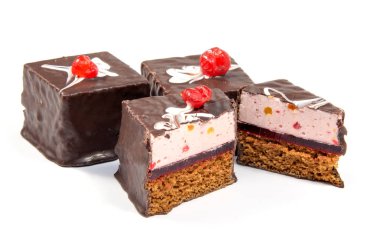 Ev yapımı kek, tatlı pasta, krema ile kaplı