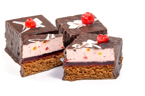 Ev yapımı kek, tatlı pasta, krema ile kaplı