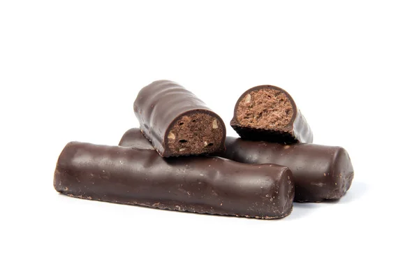 Καραμέλες σοκολάτας που απομονώνονται σε λευκό φόντο. — Φωτογραφία Αρχείου