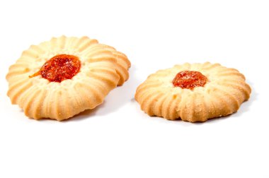 Beyaz arkaplanda küçük bisküviler