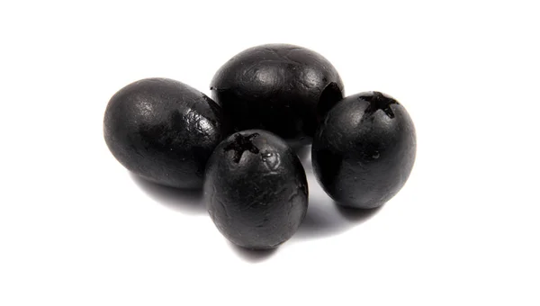 Чорні оливки ізольовані на білому тлі — стокове фото