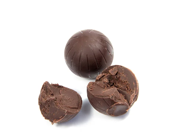 Csokoládé cukorka elszigetelt fehér háttér. — Stock Fotó
