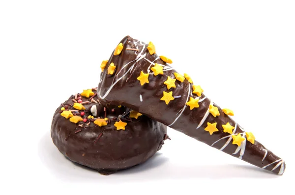 Donut oder Donut isoliert auf weißem Hintergrund Ausschnitt — Stockfoto