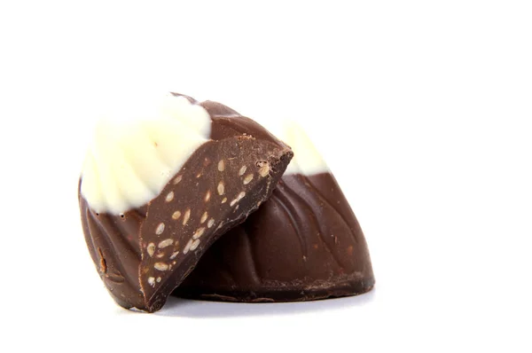 Permen coklat diisolasi pada latar belakang putih. — Stok Foto
