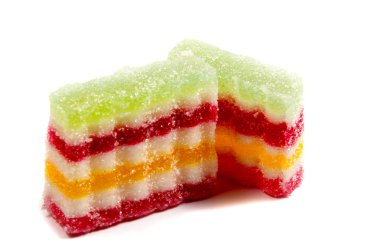 Beyaz zemin üzerine jöle şekerler. Beyaz bir arka plan üzerinde sakızlı şeker. 