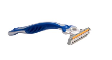 Tek kullanımlık tıraş makinesi beyaz arka plan üzerinde kullanın