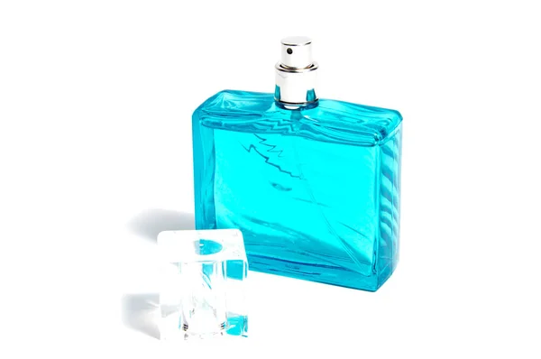 Pánské parfémy v krásné láhvi izolovaných na bílém — Stock fotografie