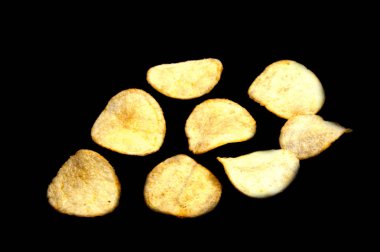 Ev yapımı patates cipsi izole 
