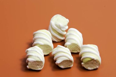 Marshmallow sırlı yığını 