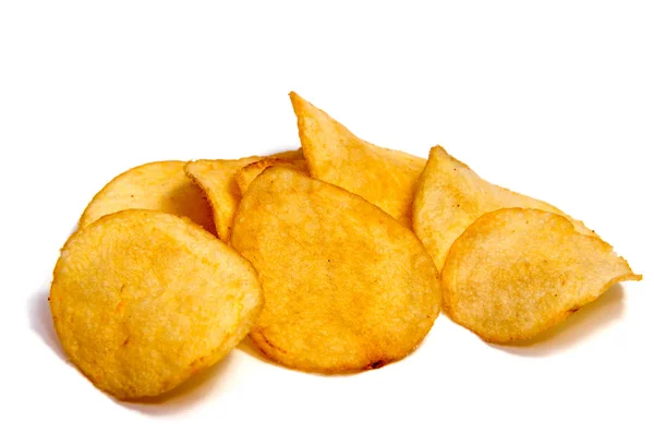 Zelfgemaakte aardappel chips geïsoleerd — Stockfoto