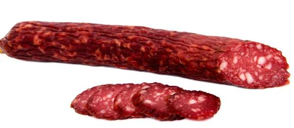 Salami geräucherte Wurstscheiben isoliert auf weißem Papier — Stockfoto