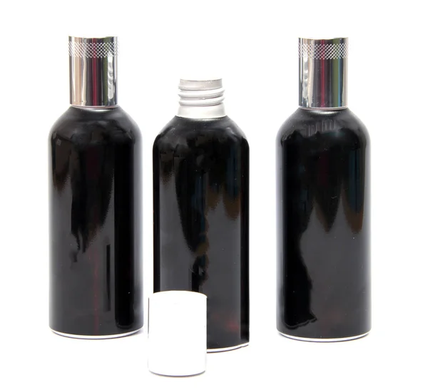 Mäns parfym i vacker flaska isolerade — Stockfoto